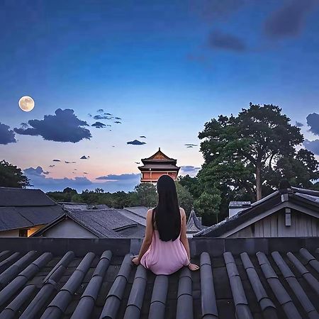 The East Hotel-Very Close To The Drum Tower,The Lama Temple,Houhai Bar Street,And The Forbidden City,There Are Many Old Beijing Traditional Hutongs Around The Hotel ,Experience The Culture Of Old Beijing Hutongs,Near Exit A Of Shichahai On Metro Line Exterior foto